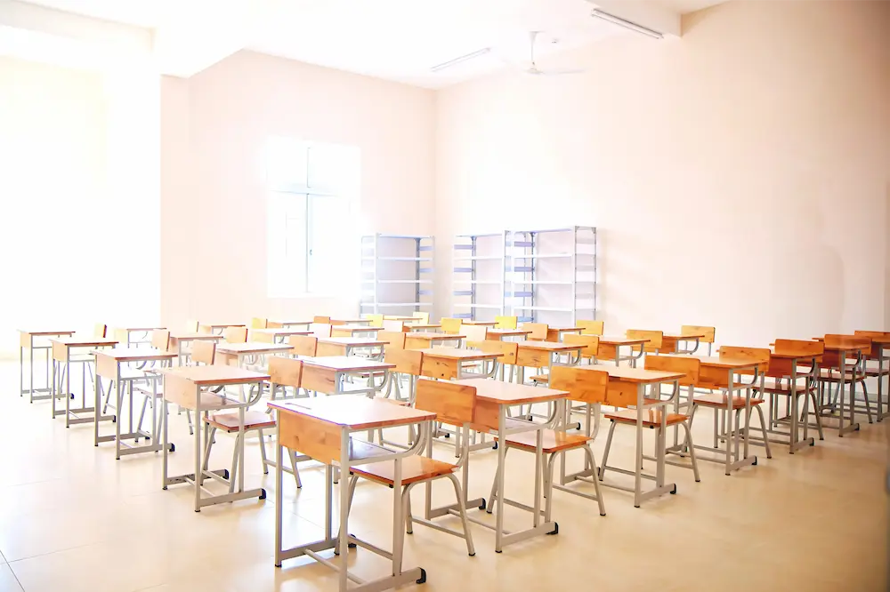 Phòng học hiện đại với bảng thông minh